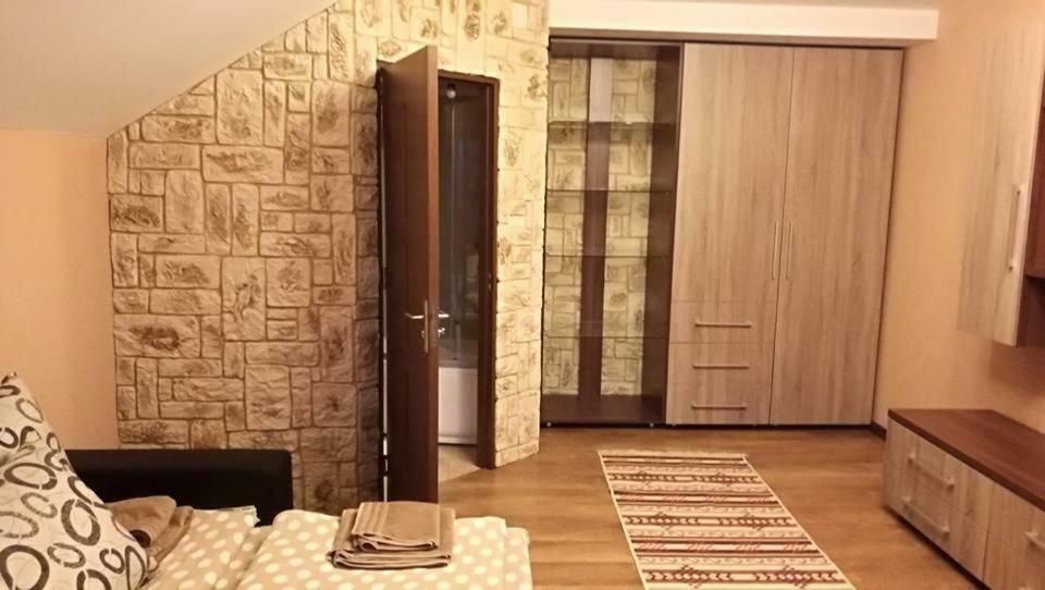 Pensiunea Raiul Muntilor Sebiş Esterno foto