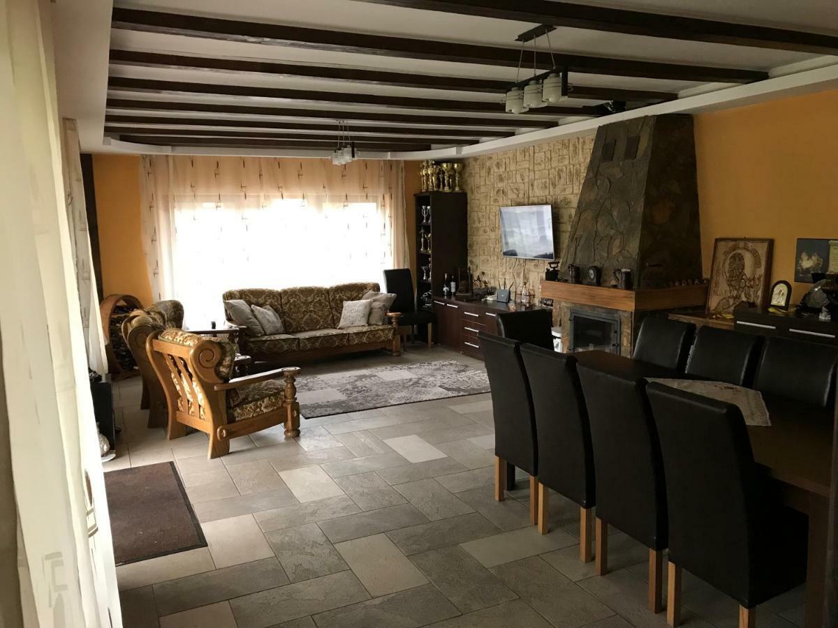 Pensiunea Raiul Muntilor Sebiş Esterno foto